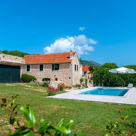 House Leptir Hébergement de vacances