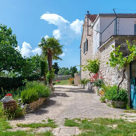 House Leptir * Drniš