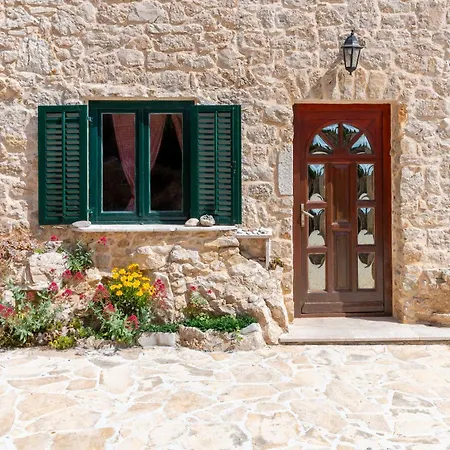 Hébergement de vacances House Leptir Drniš